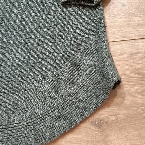 Croft & Barrow Olive Tone Scoop Neck Knit Pullover Quarter Sleeve Sweater/Size M - Picture 5 of 7
